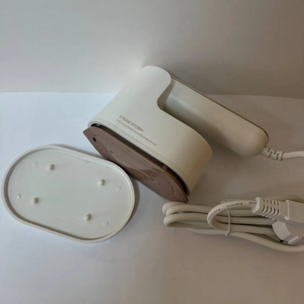 Праска-відпарювач дорожня “Warm Travel” 1200 W, біла, Декор - фото №2