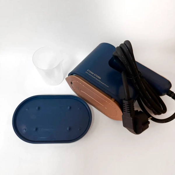 Праска-відпарювач дорожня “Warm Travel” 1200 W, синя, Декор - фото №2