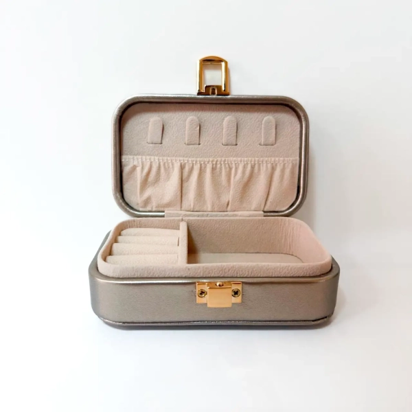 Скринька для прикрас “Soft Shine” 12×7.5×4 см, срібний - фото №2