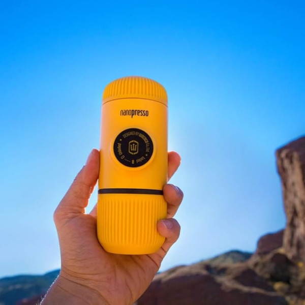 Портативна еспресо-кавоварка Wacaco Nanopresso жовта - фото №3