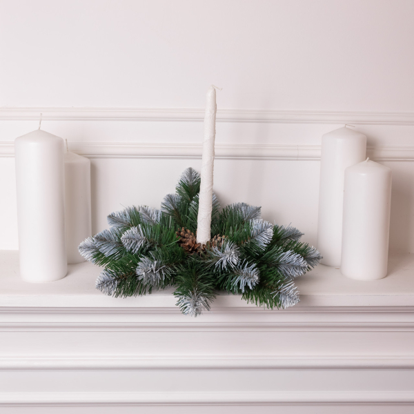 Штучний підсвічник вінок Новорічний з декором зелений із засніженими кінчиками на 1 свічку SOK-O-2 - фото №2