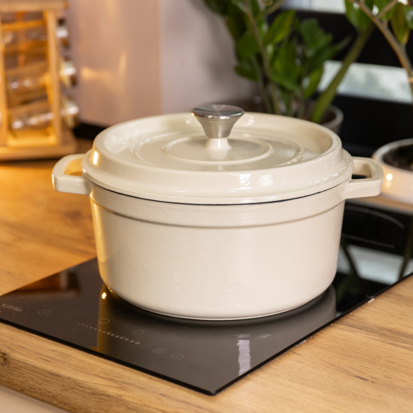 Каструля чавунна 2.5 л емальована з кришкою посуд для тушкування запікання томління кухонна Біла HP-1-14-WHITE - фото №8