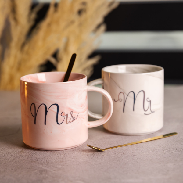 Набір парних порцелянових чашок Mr&Mis 2 (шт) по 400 (мл) чашки на подарунок з ложкою FM-28 - фото №2