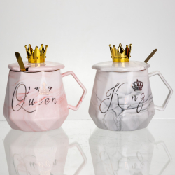 Набір парних порцелянових чашок Queen&King 2 (шт) по 400 (мл) чашки на подарунок із кришкою та ложкою FM-30