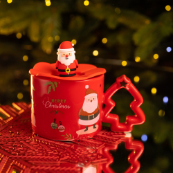 Новорічна порцелянова чашка «Санта» з кришкою 400 мл Yiwu FM-CS-18R