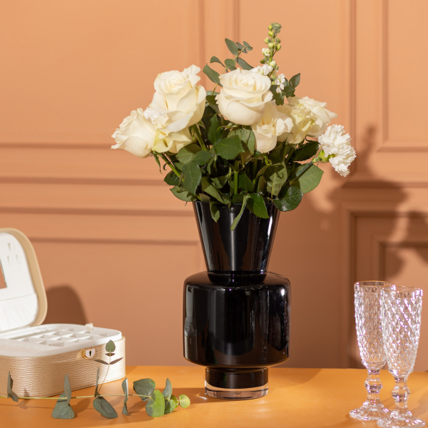 Ваза з кольорового скла для квітів 31 см декоративна ваза для декору та інтер'єру 4 л Чорна HP-10-33 - фото №2